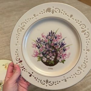 LENOX Plate Collectible Colonial Bouquet 1996 Vintage 24K gold trim